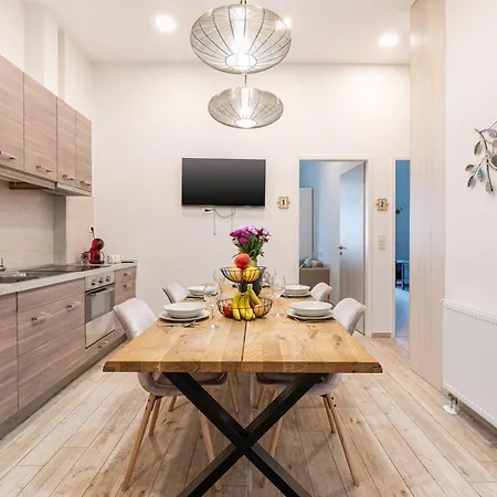 Amora Homes Basilica Monnalisa Luxury 3 Bedrooms With Amazing View Need Reservation X Free Parking Apartment Budapest