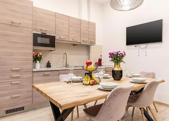 Basilica Monnalisa Luxury 3 Bedrooms With Amazing View Need Reservation X Free Parking דירה