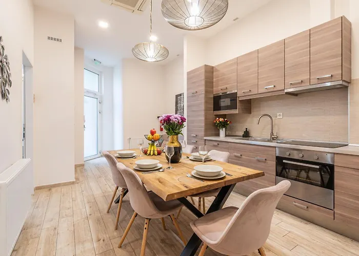 דירה Basilica Monnalisa Luxury 3 Bedrooms With Amazing View Need Reservation X Free Parking בודפשט