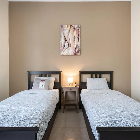 Basilika Monnalisa Luxury 3 Bedrooms With Amazing View Need Reservation X Free Parking Budapest