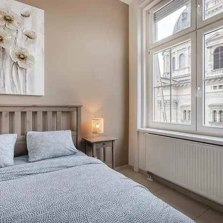 Basilika Monnalisa Luxury 3 Bedrooms With Amazing View Need Reservation X Free Parking Budapest